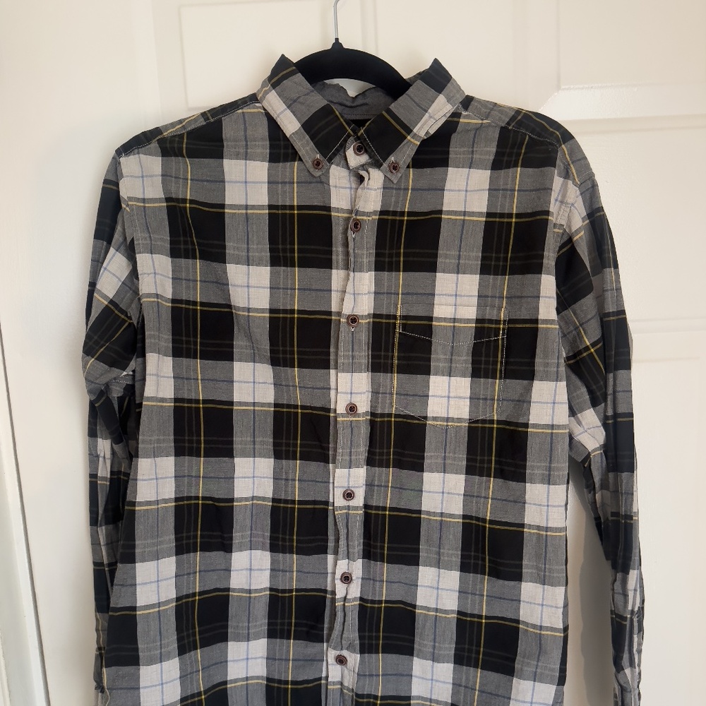 Medium Plaid American Eagle Button Down